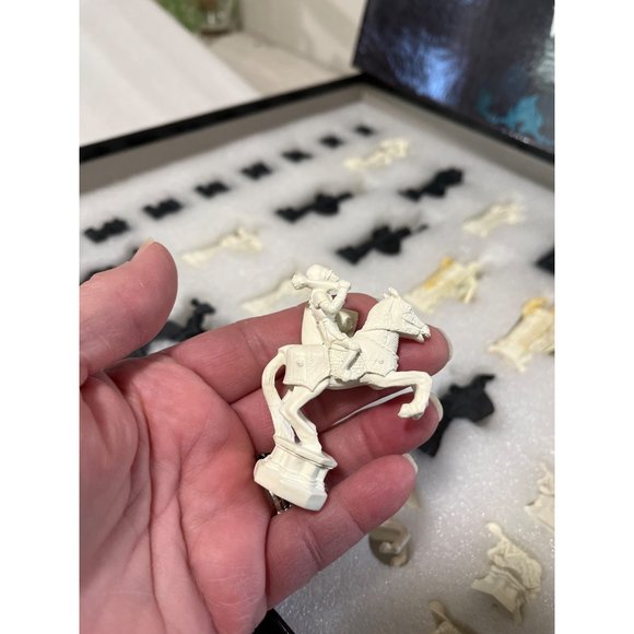 NECA Harry Potter chess set - Picture 2 of 11